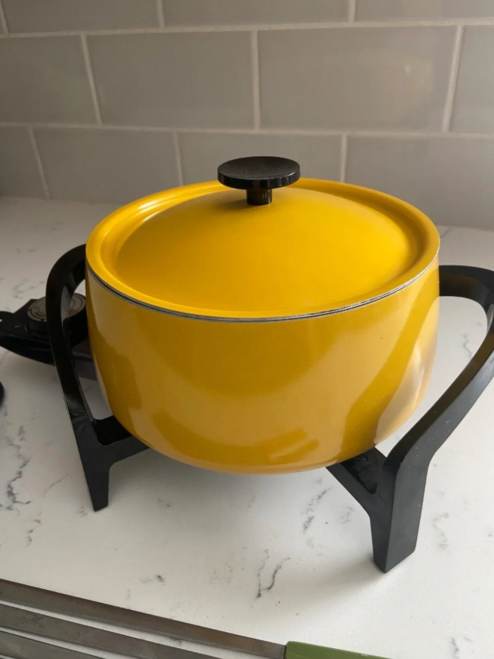 Vintage West Bend Harvest Gold Fondue Pot Complete 4 Forks USA